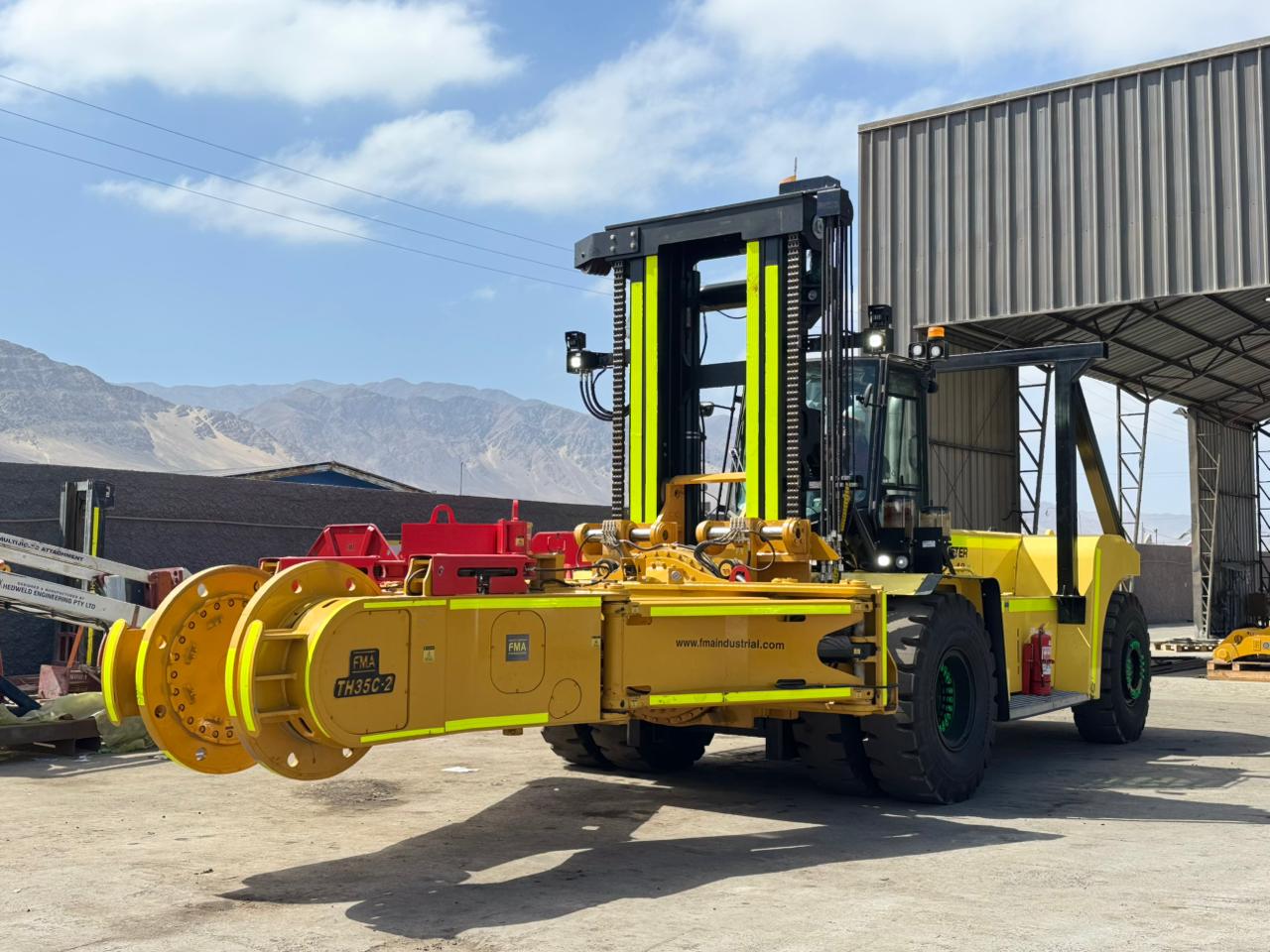 Delivery of TH35C-2 Tire Handler to Bailac Thor for Minera Escondida